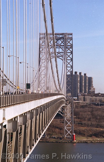 slides/03 - CAE010302_0026.jpg bridges George Washington Bridge Camera: Canon AE-1 Film: Kodacolor ASA 100